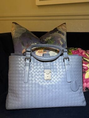 Bottega Veneta Roma Large Intrecciato Leather Tote – Dusty Grey Blue